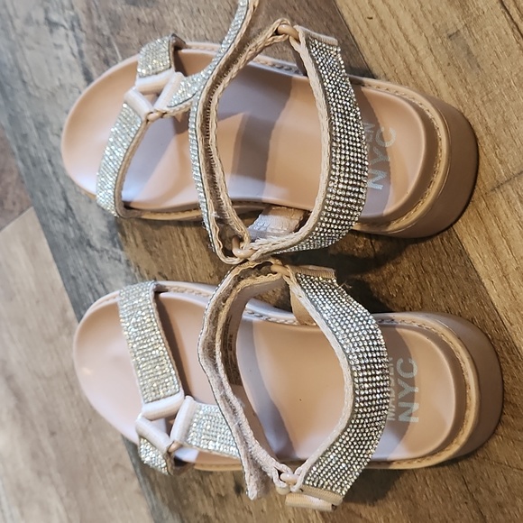 Sandals - Picture 5 of 6